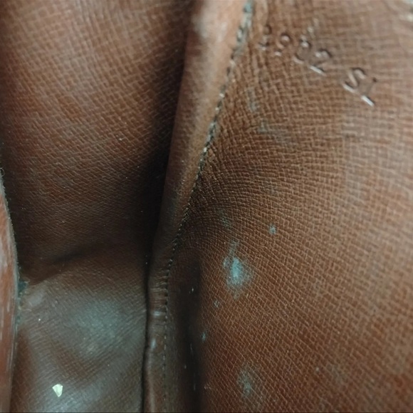 Louis Vuitton Cartouchiere MM - Picture 9 of 10